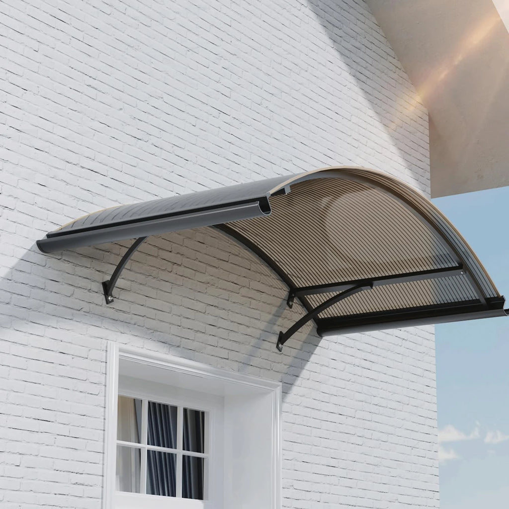 Regenbogenförmige Markisen sind klassisch und stilvoll